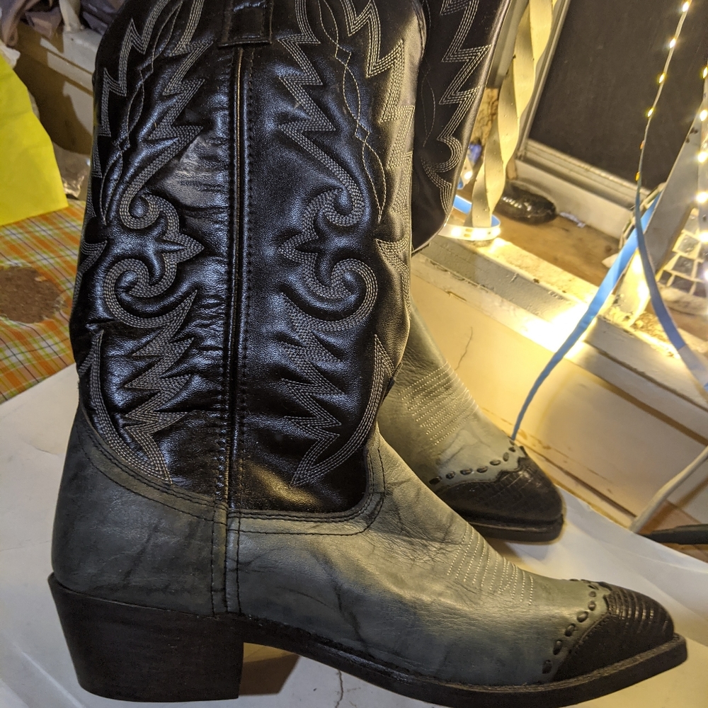 Laredo used men's cowboy boot black and grey size9